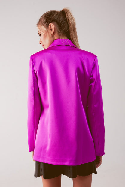 Americana de traje fucsia con doble botonadura de satén