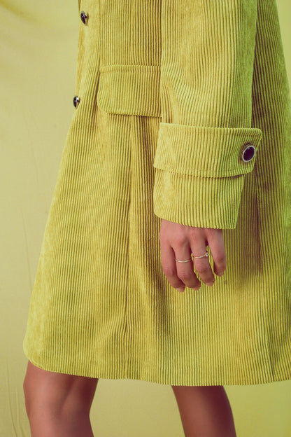 Blazer larga con botones vintage en pana lima
