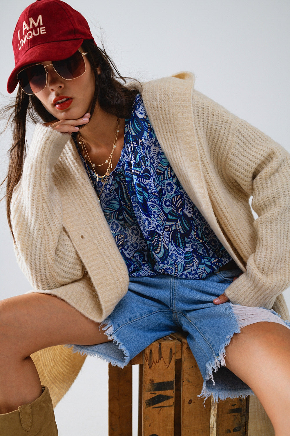 Blusa con estampado abstracto y mangas globo en azul