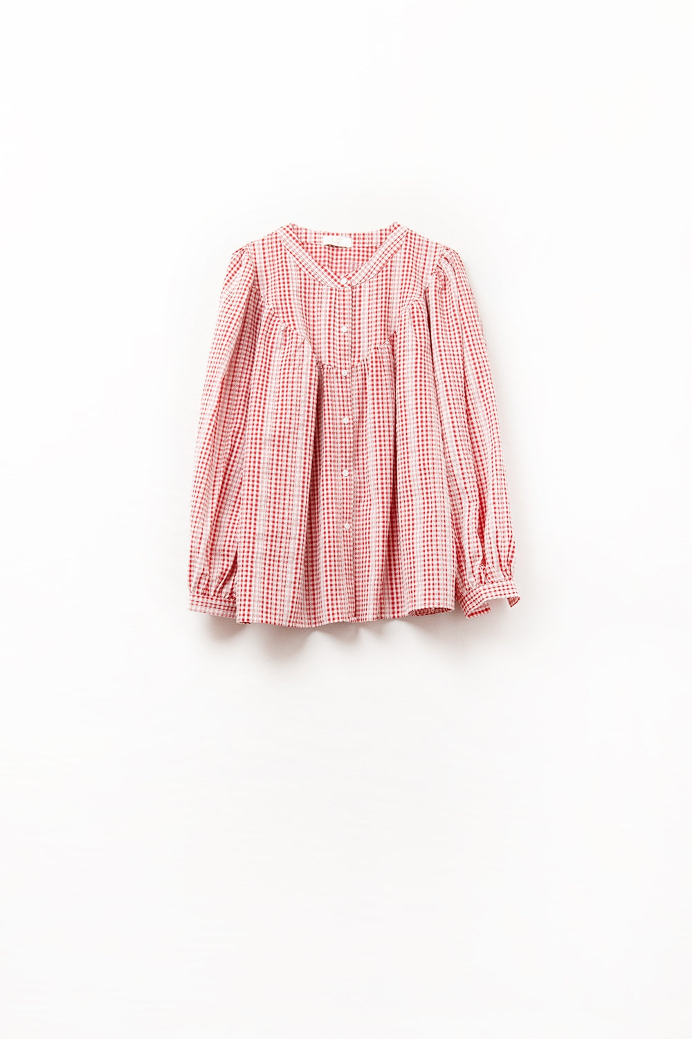 Blusa de cuadros rojos y blancos sin cuello y mangas anchas