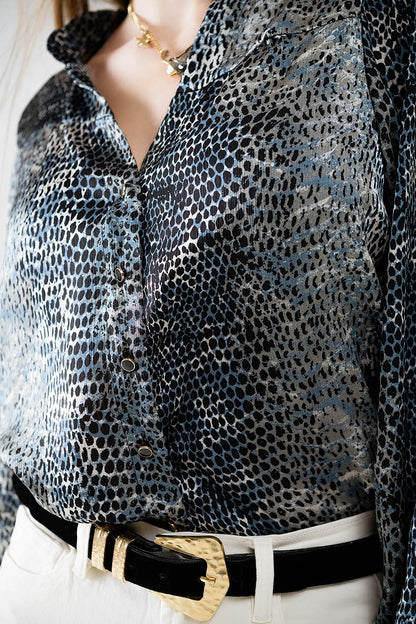 blusa de gasa con estampado de leopardo gris