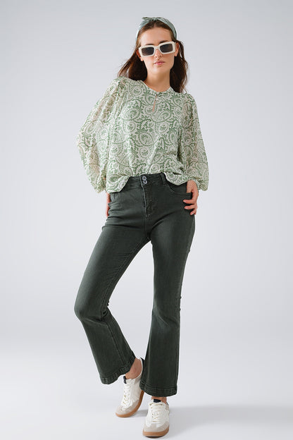 Blusa de gasa verde con estampado floral y mangas globo largas