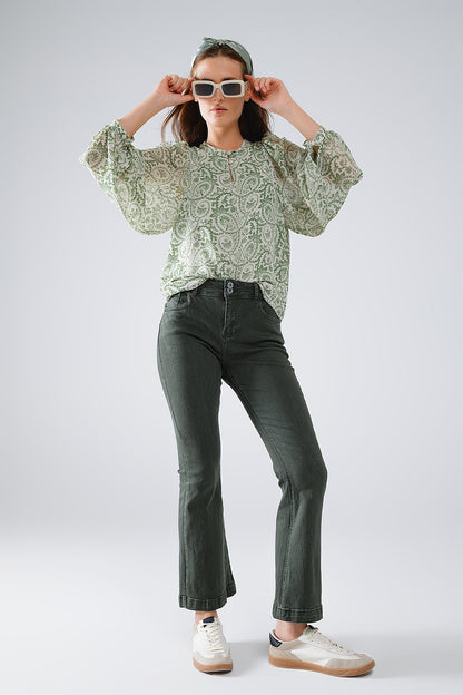Blusa de gasa verde con estampado floral y mangas globo largas