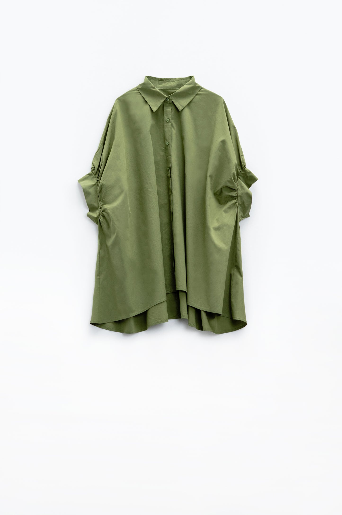 Blusa oversize verde de manga corta