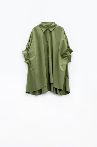 Blusa oversize verde de manga corta