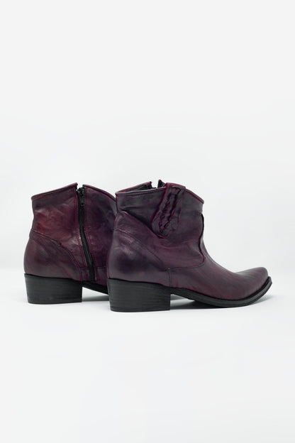 Botines de cuero estilo western color granate