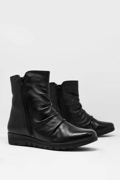 Botines planos de cuero