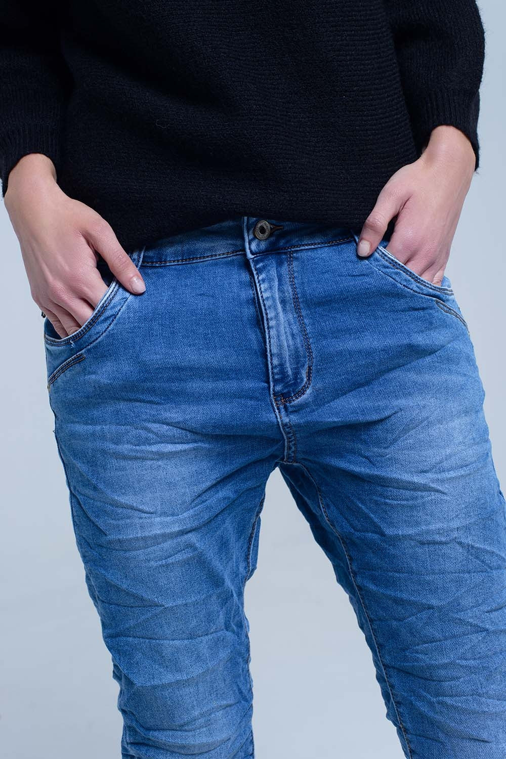 Boyfriend jean con detalle de bolsillo con cremallera