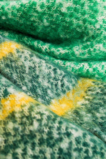 Bufanda Chunky con diseño de rayas en verde y amarillo