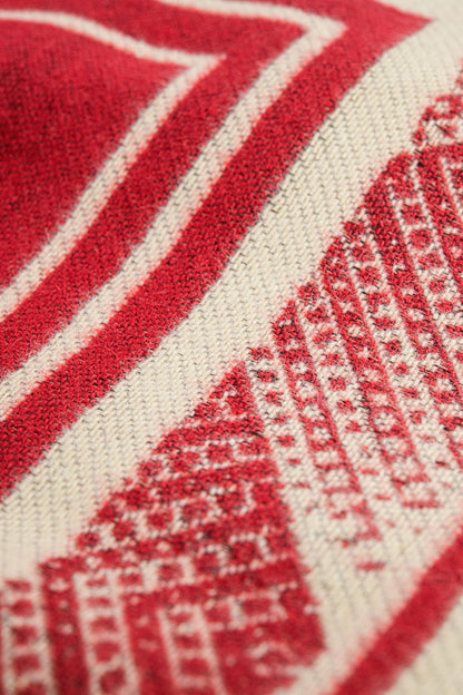 Bufanda de punto roja con estampado geométrico