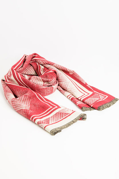 Bufanda de punto roja con estampado geométrico