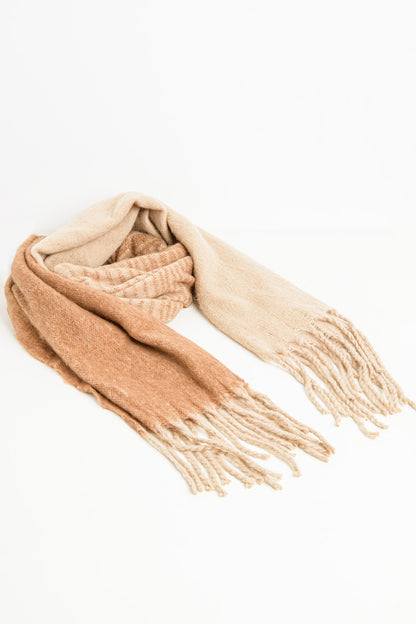 Bufanda de rayas con flecos en beige