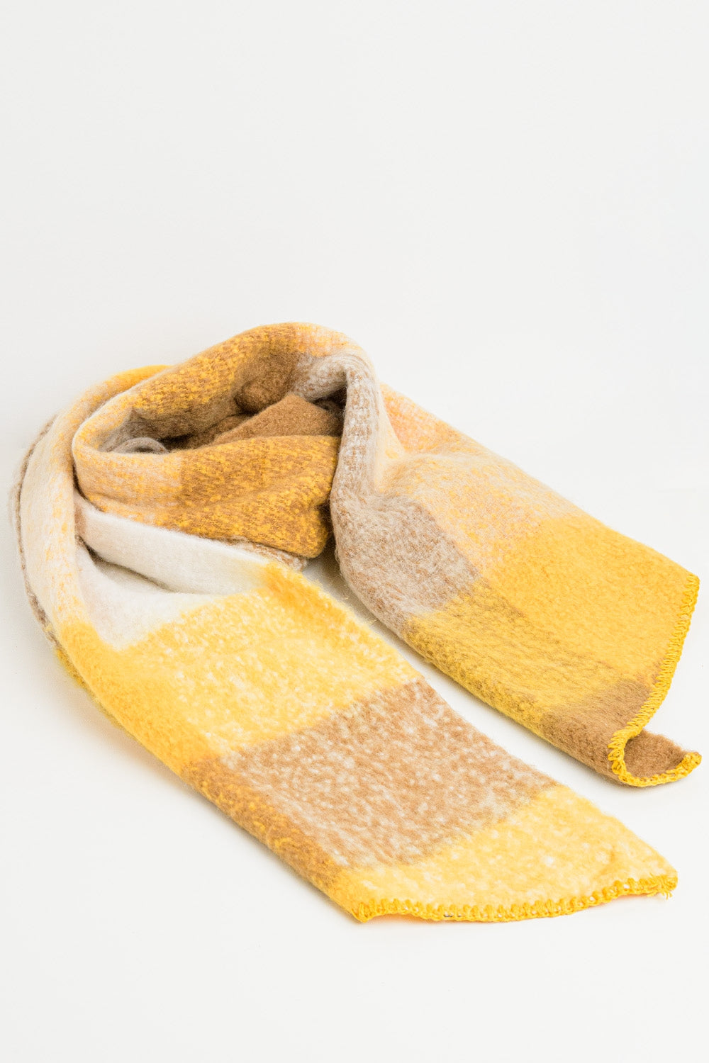 Bufanda en beige y amarillo