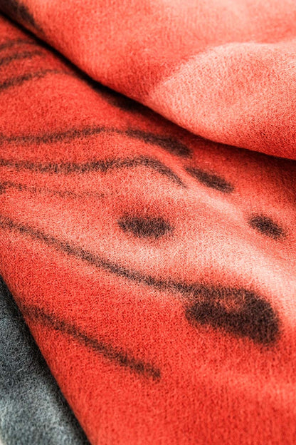 bufanda estampada flores roja