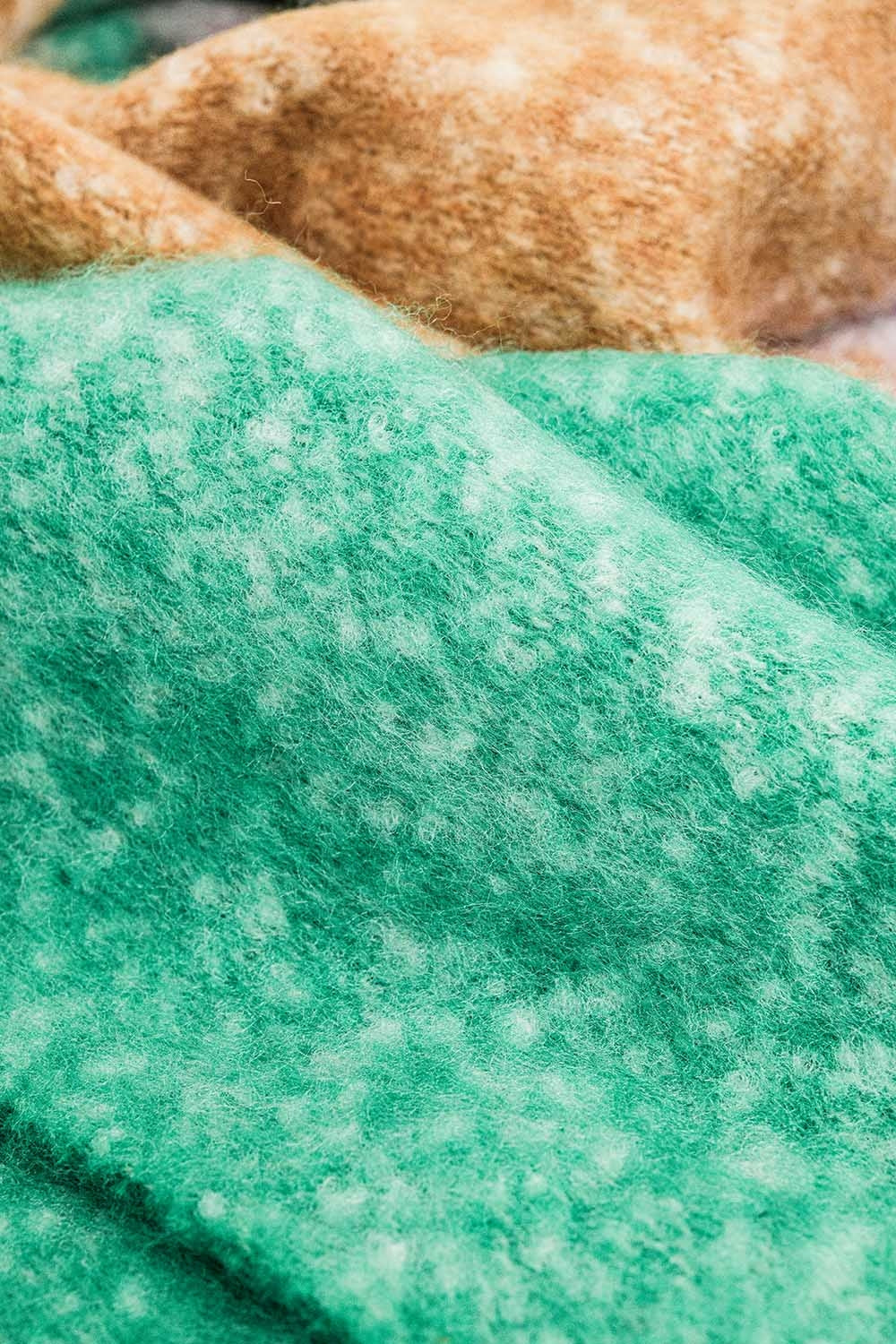 Bufanda Mullticolores Chunly Knit en rayas multicolor en verdes y azules