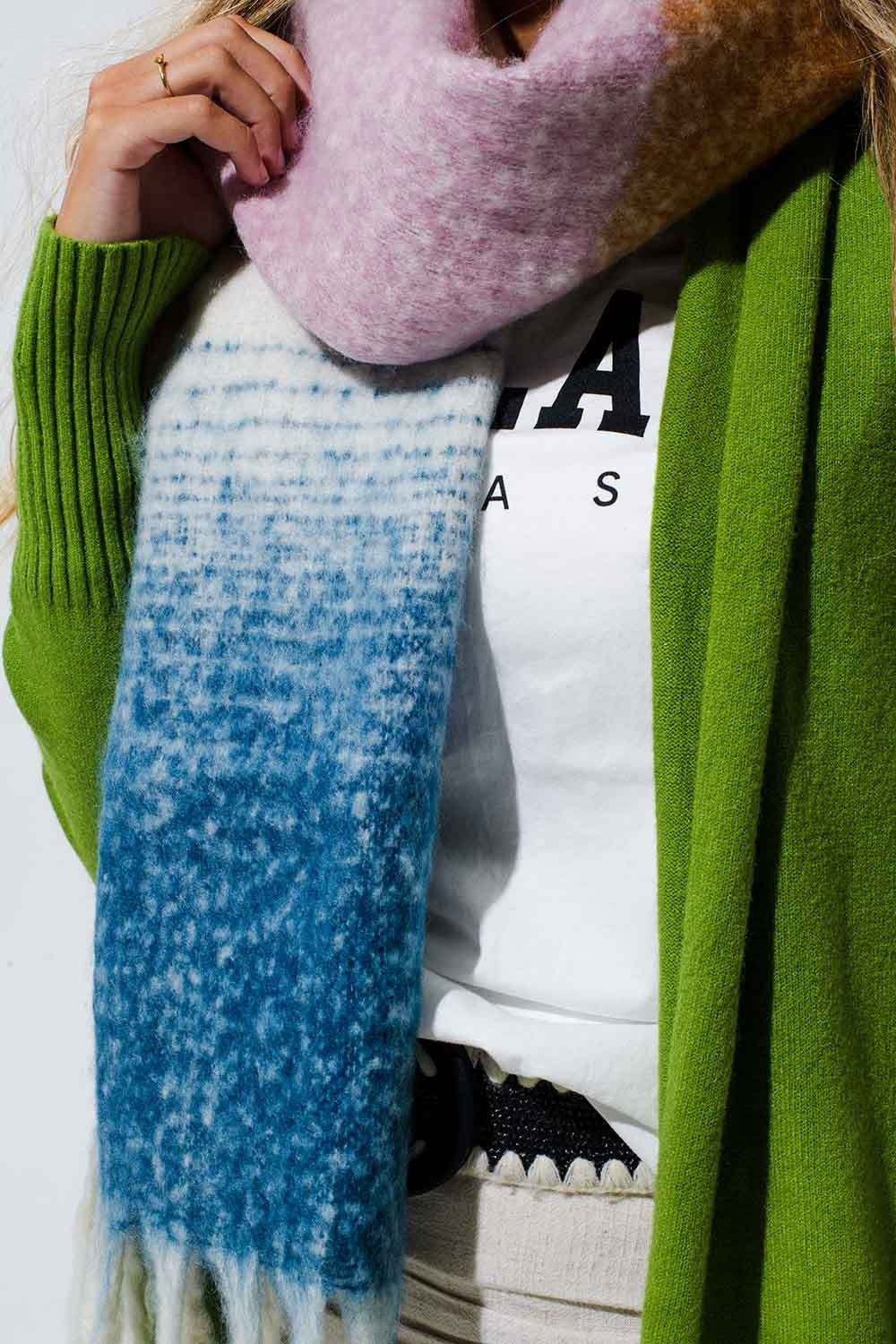 Bufanda Mullticolores Chunly Knit en rayas multicolor en verdes y azules
