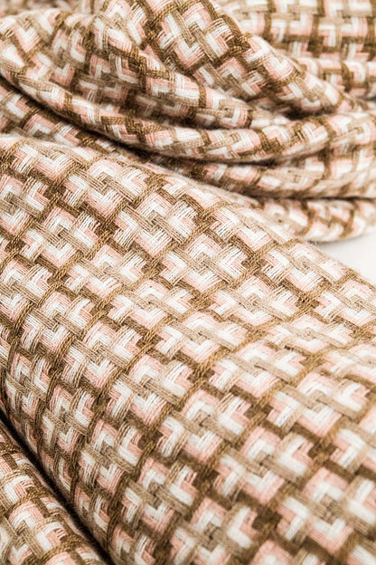 Bufanda rosa pastel supersuave estampado geometrico