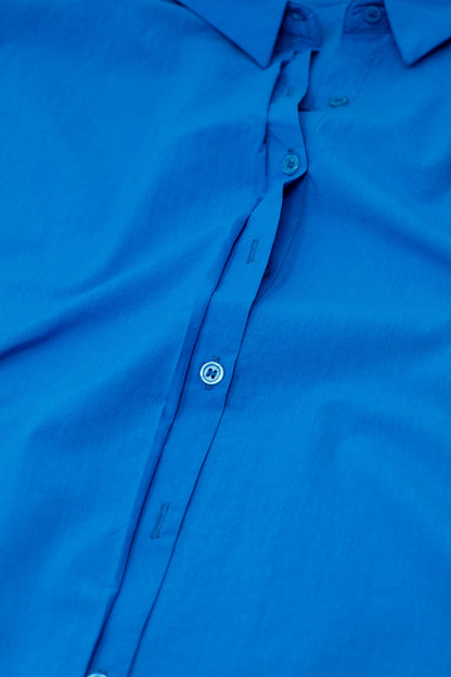Camisa abotonada de manga corta en azul