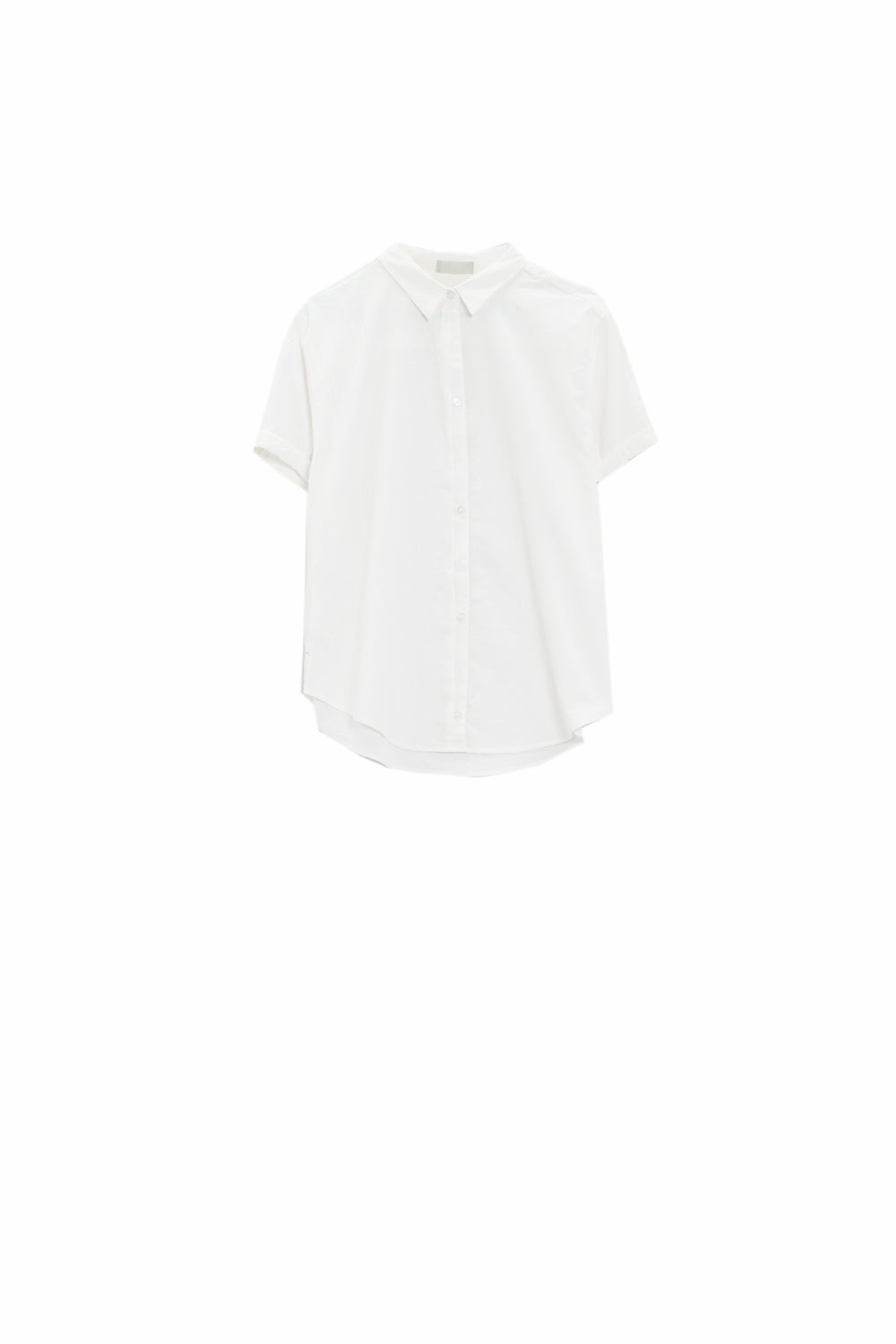Camisa abotonada de manga corta en blanco