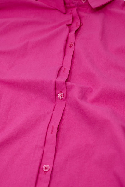 Camisa abotonada de manga corta en fucsia