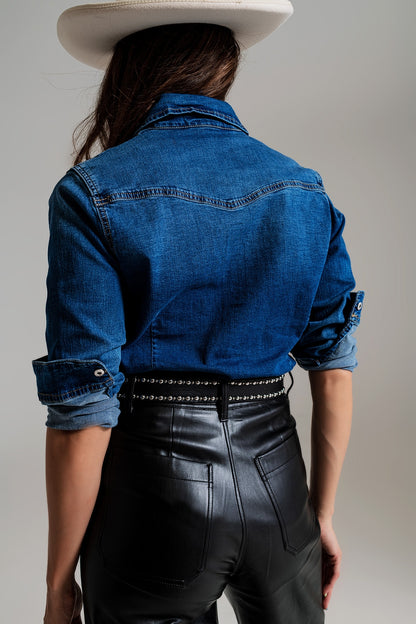 camisa ajustada vaquera con detalles gráficos negros con strass