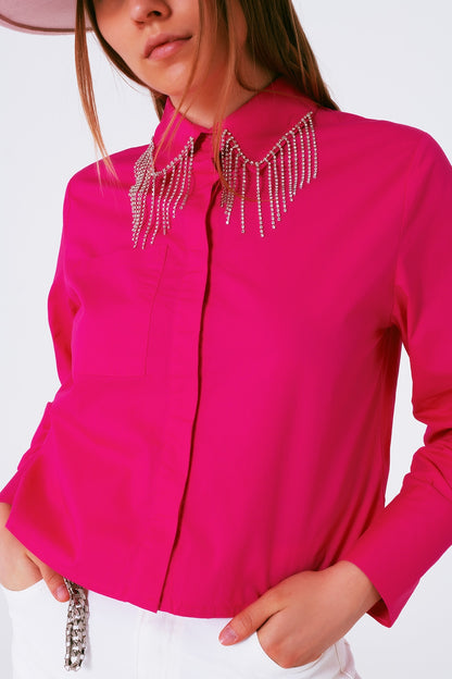 Camisa con cuello de strass y flecos en fuxia