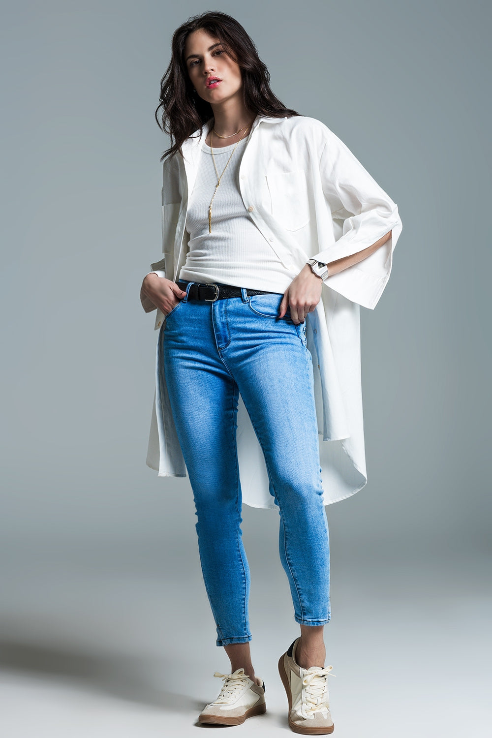 Camisa de corte boyfriend con manga 3/4 en blanco