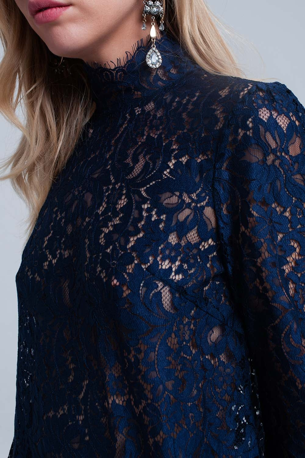 Camisa de encaje azul marino