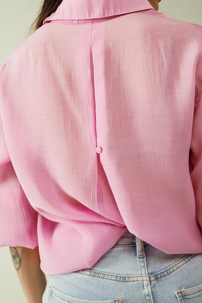 Camisa de gasa rosa de manga larga con un bolsillo en el pecho