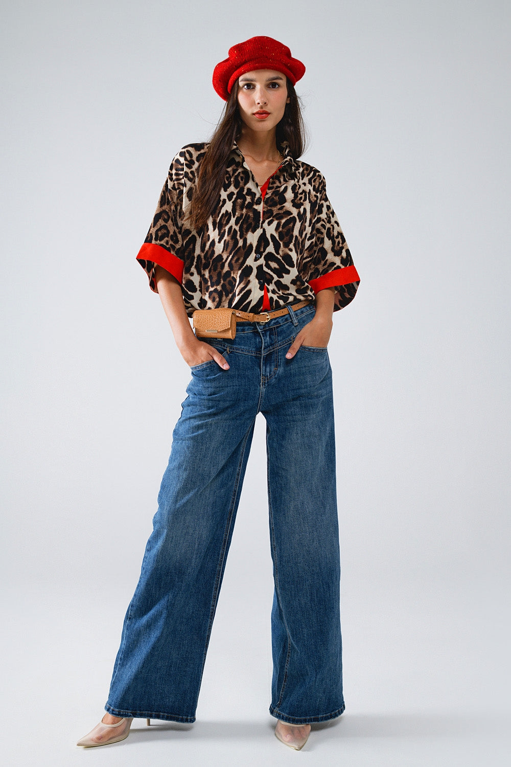 Camisa de leopardo de manga 3/4 con detalles rojos