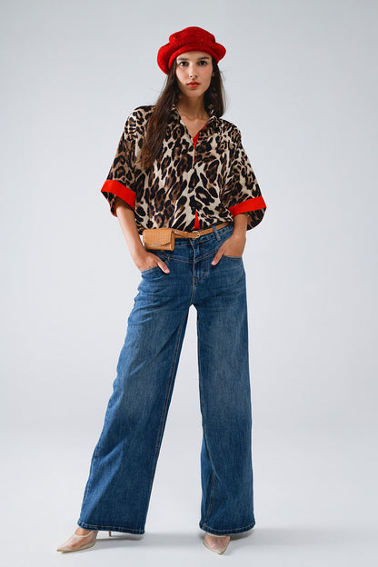 Camisa de leopardo de manga 3/4 con detalles rojos