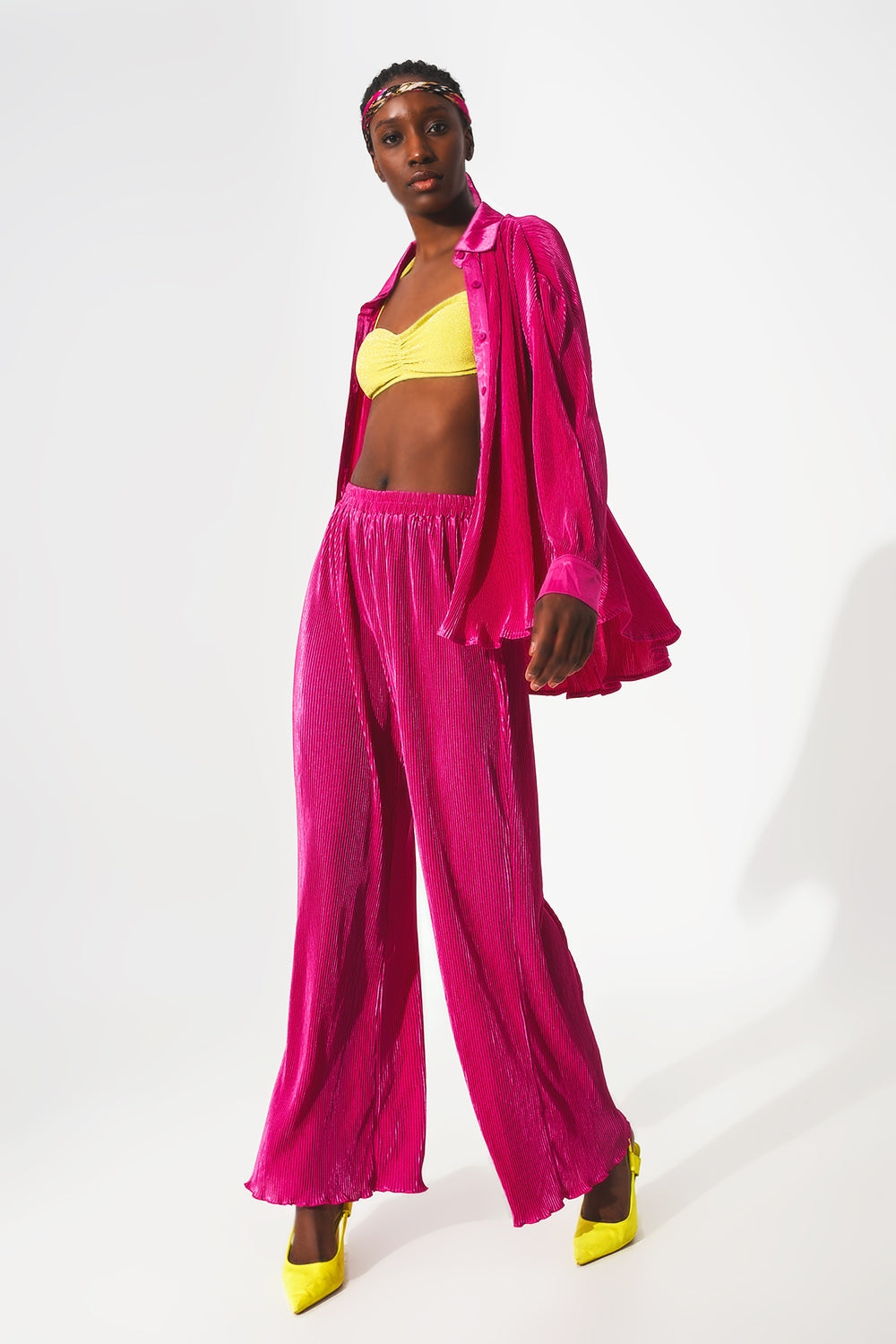 Camisa de saten plisada en fucsia