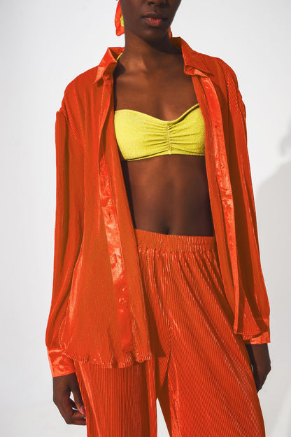Q2 Camisa de saten plisada en naranja