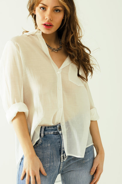 Camisa de tencel semitransparente con bolsillo en el pecho en color blanco