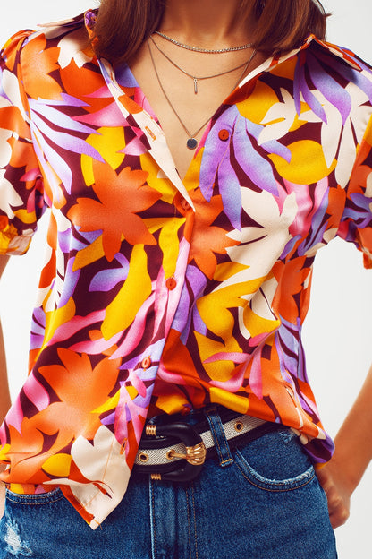 Camisa estampada de flores con mangas elásticas en multicolor