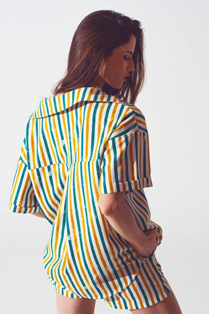 Camisa holgada a rayas verdes