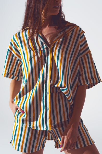 Camisa holgada a rayas verdes