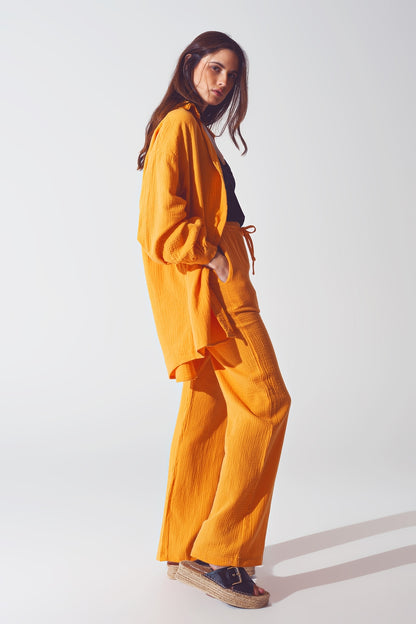 Camisa holgada con textura en naranja