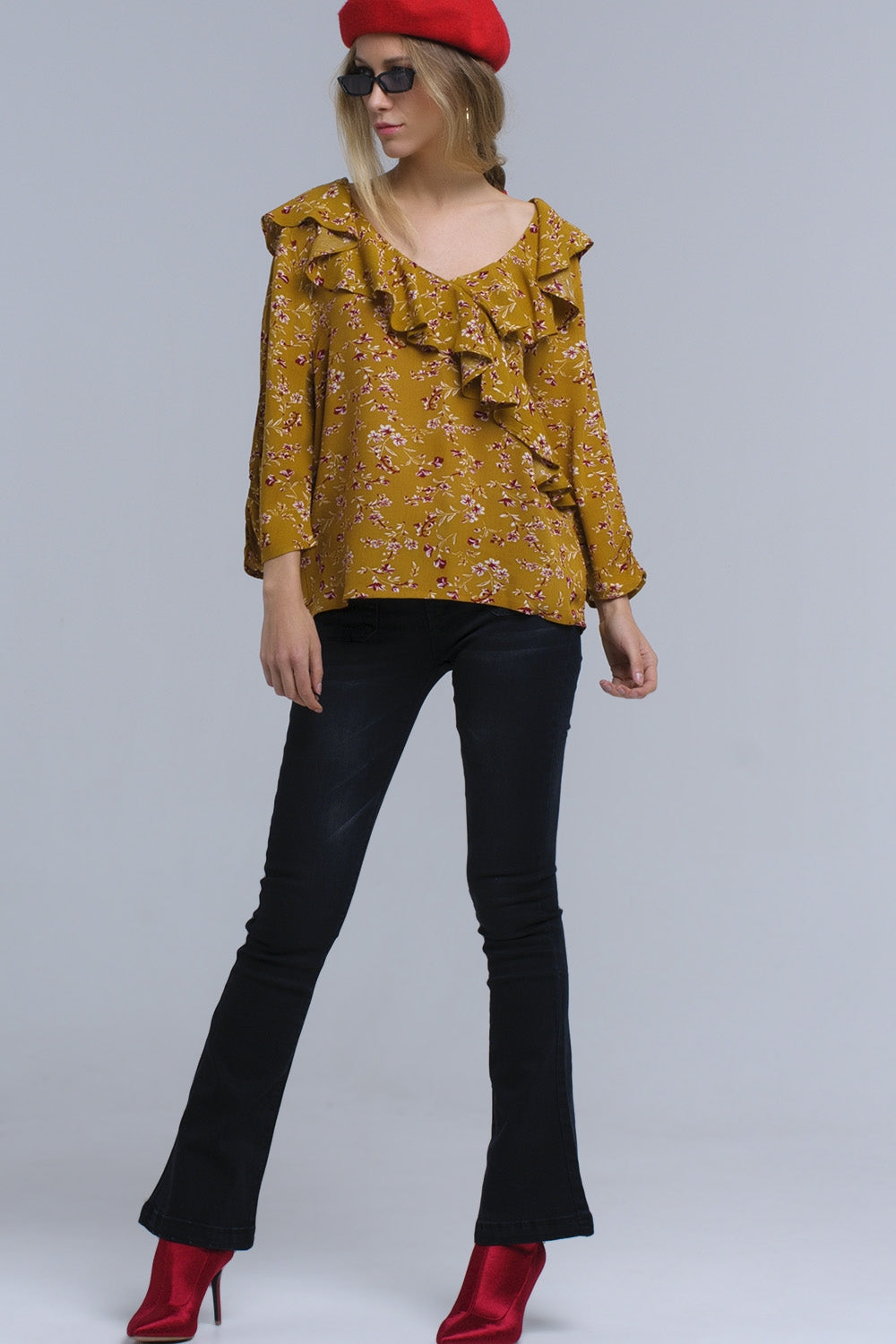 Camisa mostaza con volantes cruzados