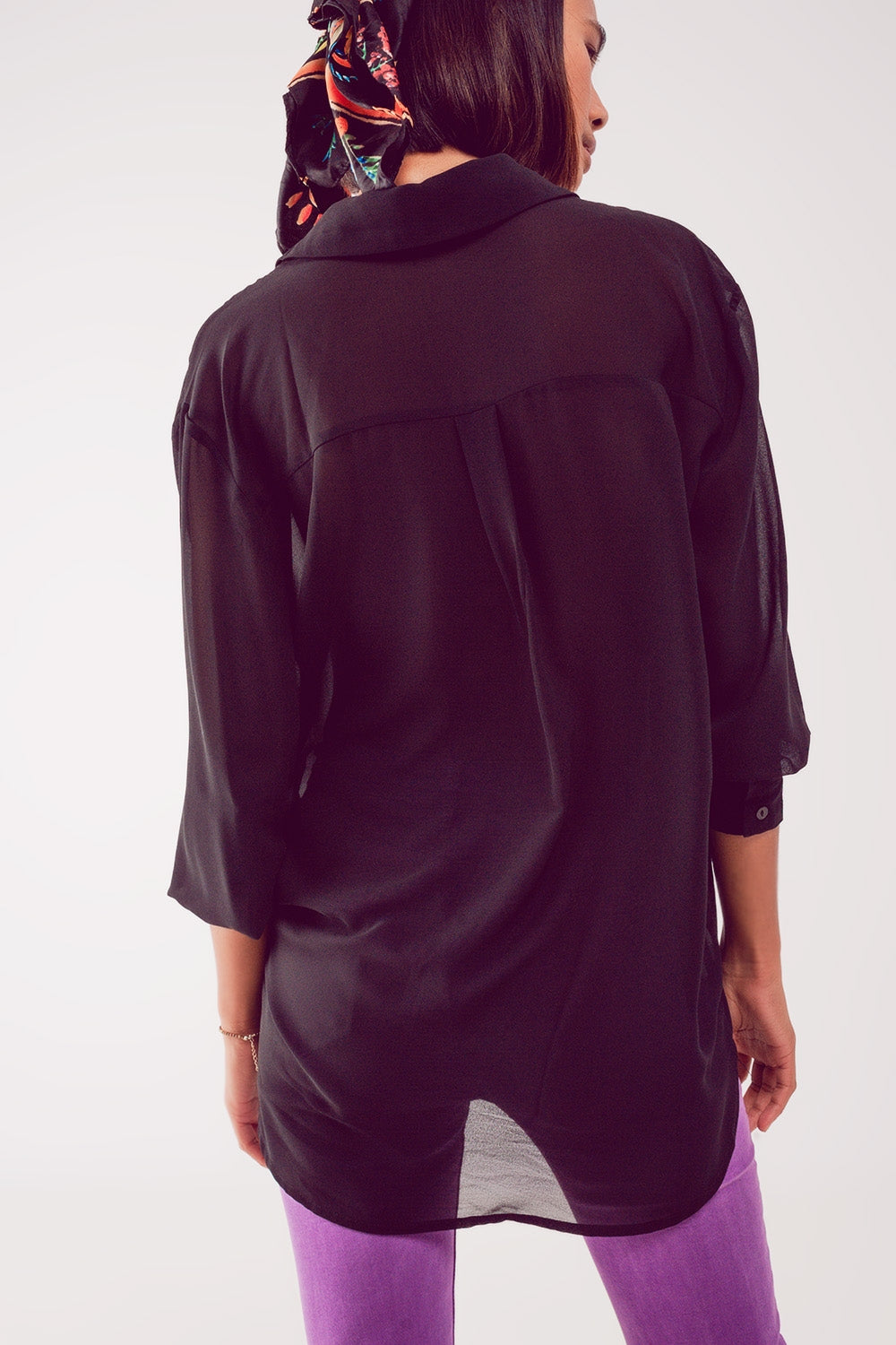 Camisa negra de chifón transparente