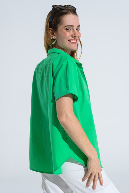 Camisa relajada de manga corta abotonada en verde