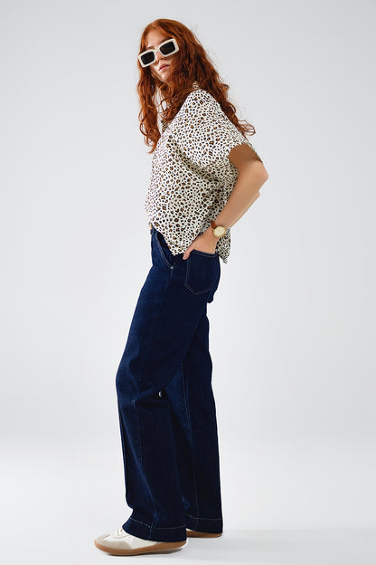 Camisa relajada oversize de manga corta con estampado de leopardo
