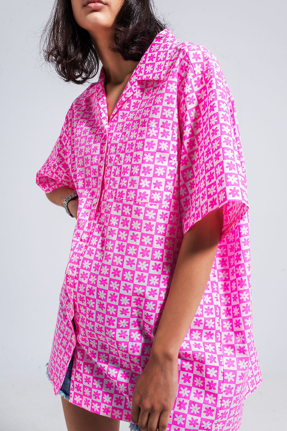 Camisa rosa luminoso extragrande de manga corta