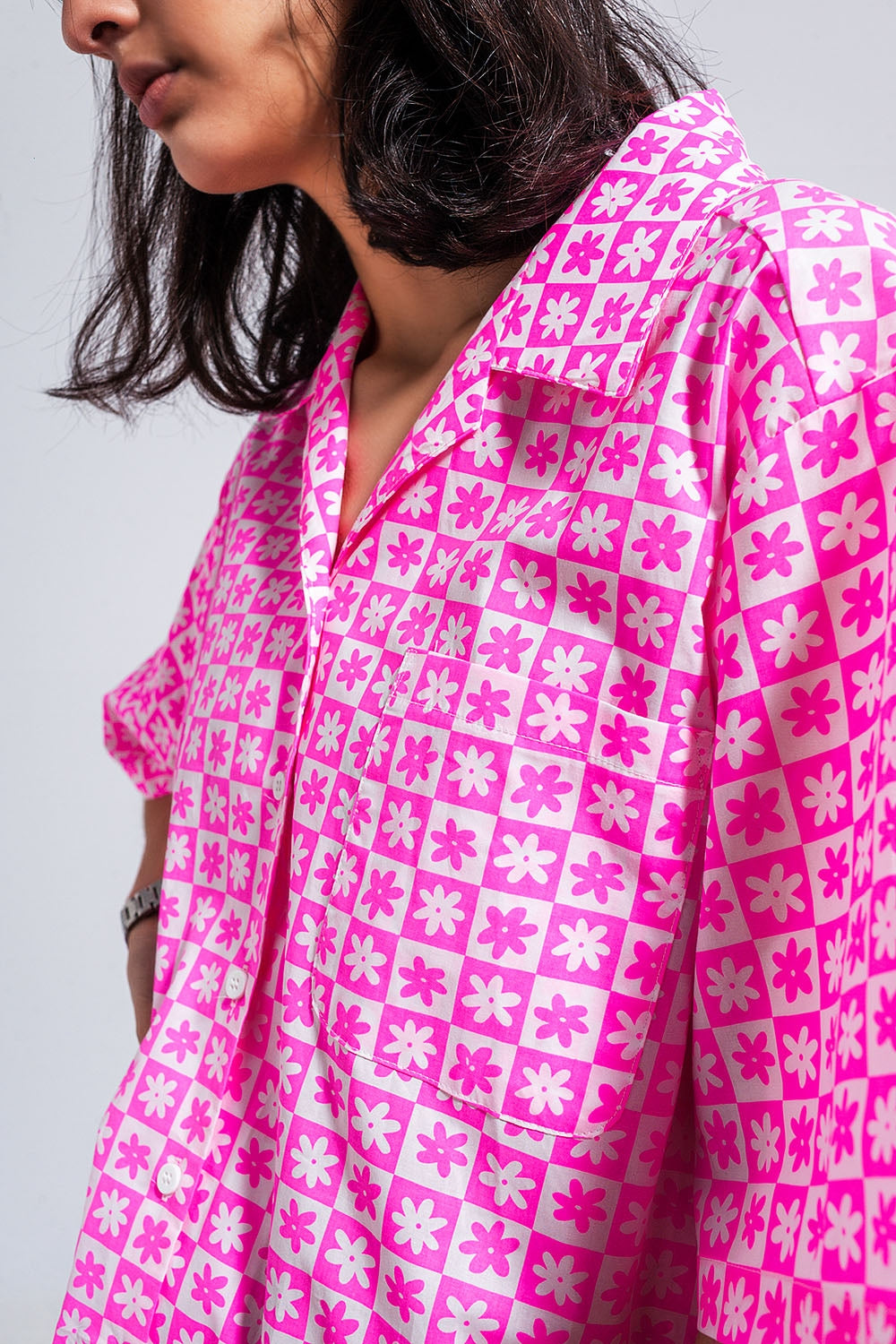 Camisa rosa luminoso extragrande de manga corta
