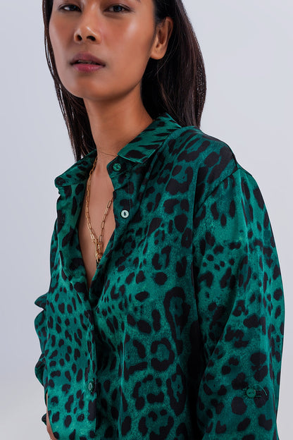 Camisa suave de manga larga verde con estampado de animal