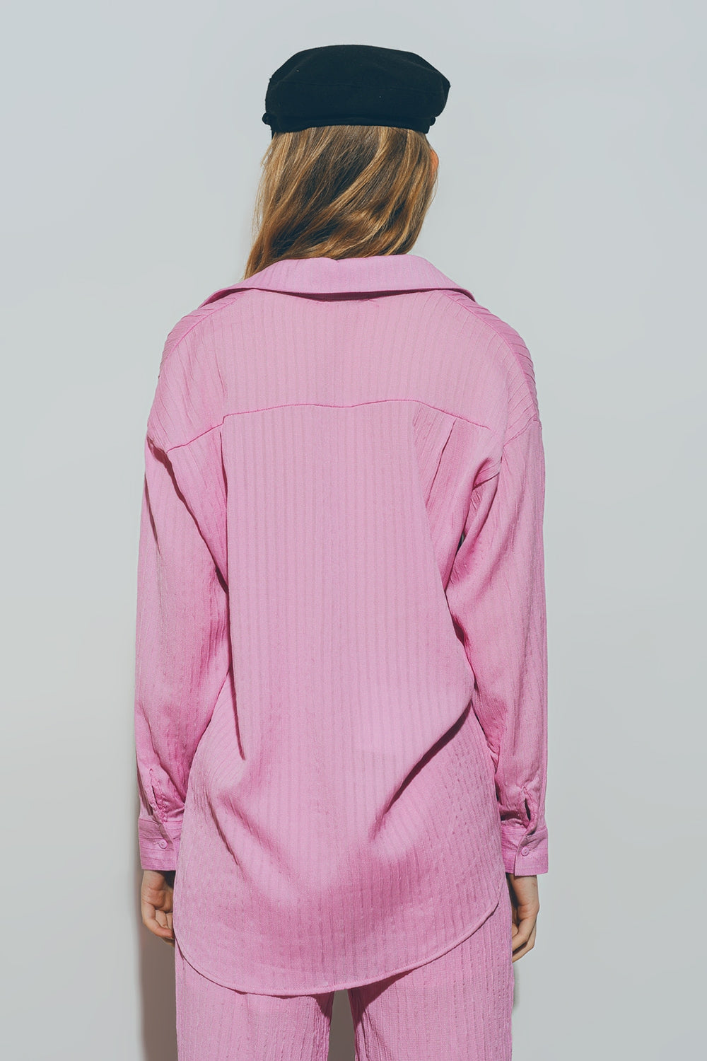 Camisa suelta texturizada en rosa