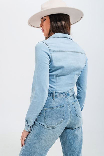 Camisa vaquera estilo western entallada con lavado azul claro