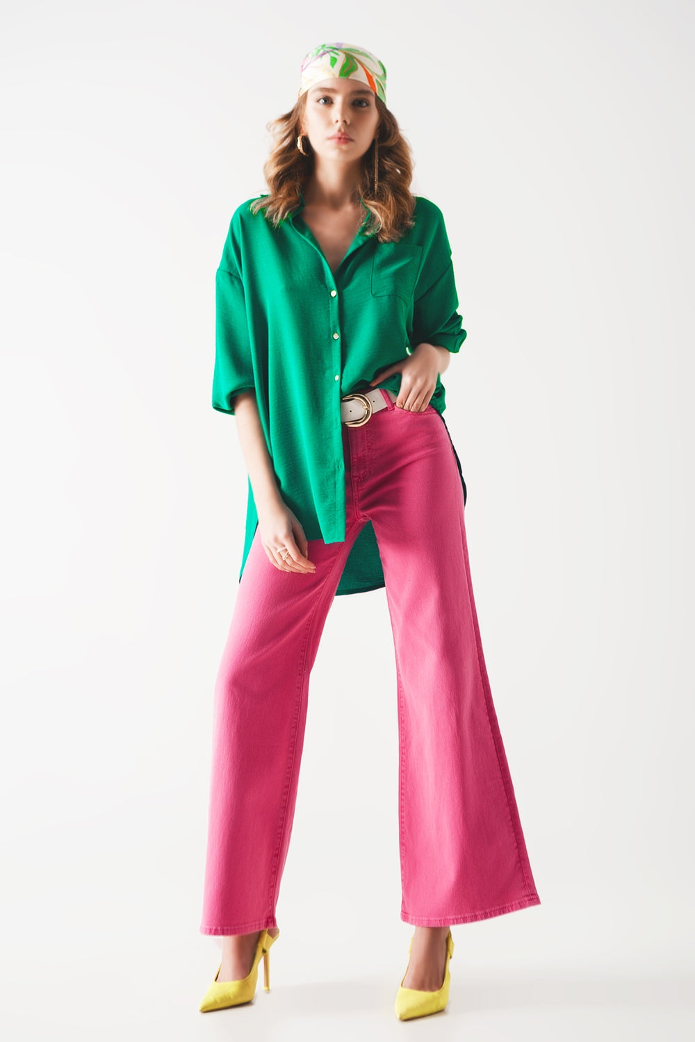 Camisa verde extragrande con detalle de bolsillo