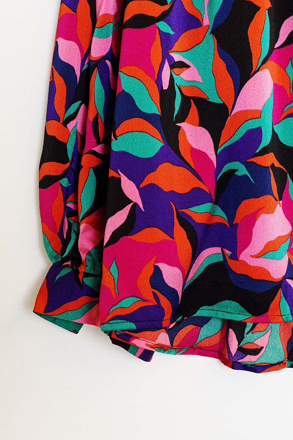 Camisa voluminosa extragrande con estampado abstracto de hojas coloridas