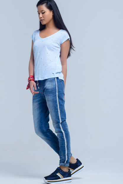 Camiseta azul con detalle de cristales
